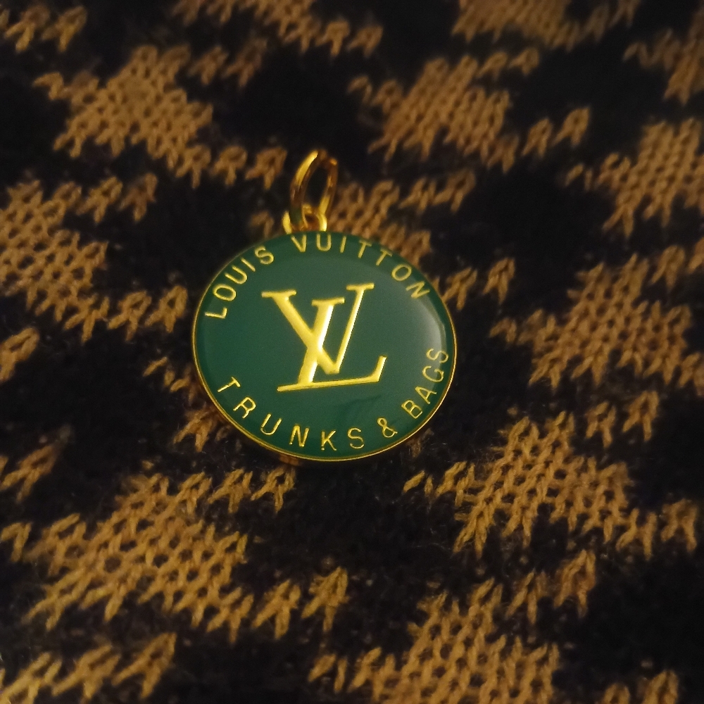Louis Vuitton Zipper Charm - Picture 7 of 15